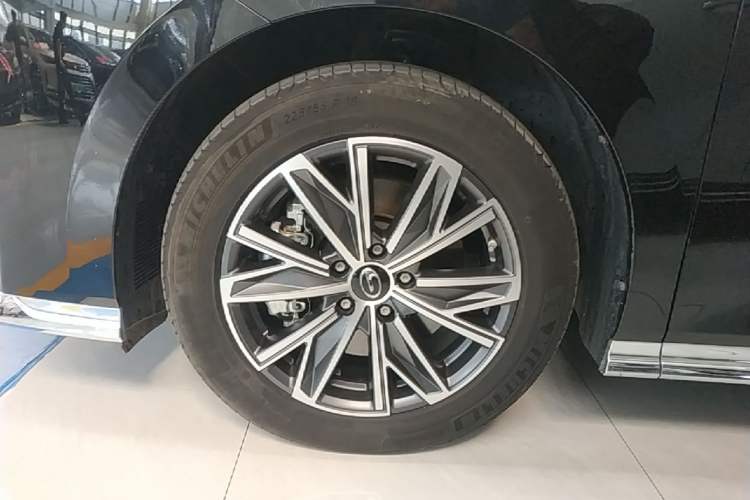 Used GAC Trumpchi M8 2024 Master Series Super Hybrid Edition Left Front Wheel Hub