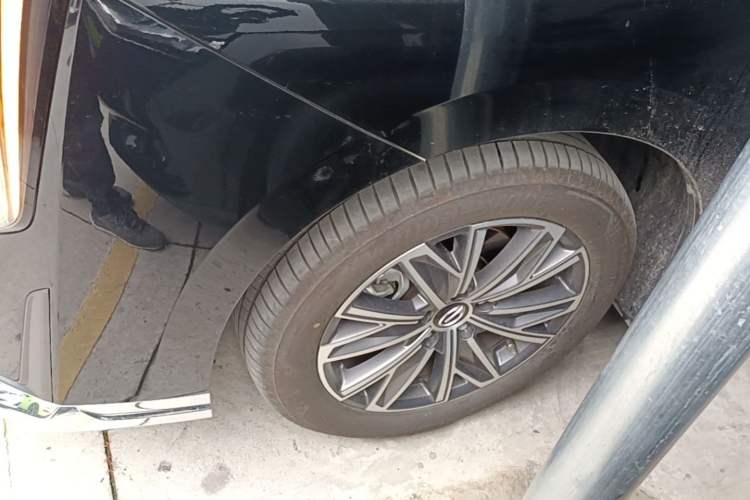 Used GAC Trumpchi M8 2024 Master Series 400T Prestige Edition Left Front Wheel Hub