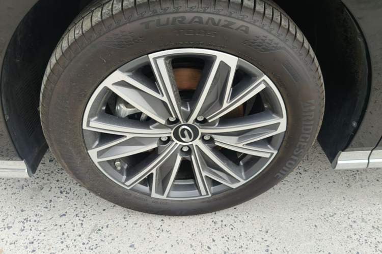 Used GAC Trumpchi M8 2024 Master Series 400T Prestige Edition Left Front Wheel Hub