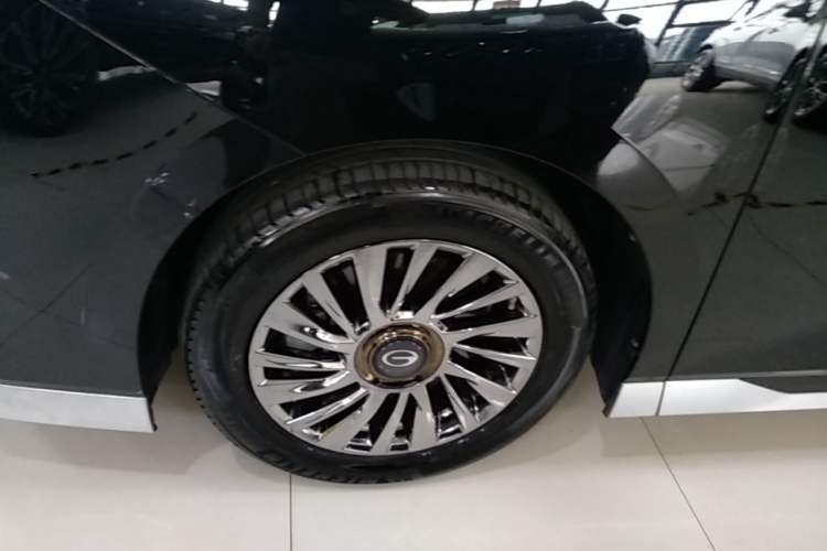 Used GAC Trumpchi M8 2024 Zongshi Series 400T Ultimate Edition Left Front Wheel Hub