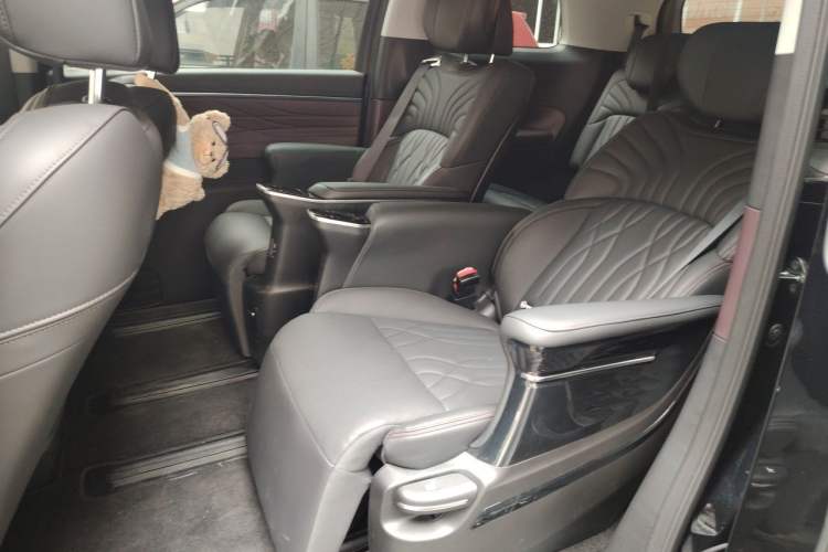 Used GAC Trumpchi M8 2024 Master Series 400T Prestige Edition Left Rear Seat