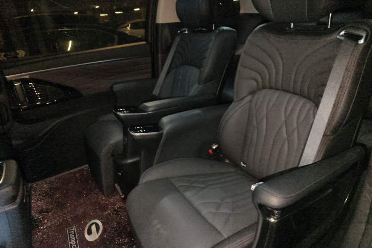 Used GAC Trumpchi M8 2024 Master Series 400T Prestige Edition Left Rear Seat