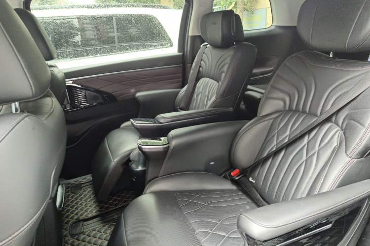 Used GAC Trumpchi M8 2024 Master Series 400T Prestige Edition Left Rear Seat