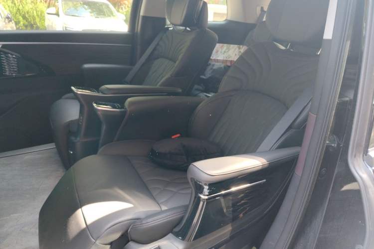 Used GAC Trumpchi M8 2024 Master Series 400T Prestige Edition Left Rear Seat