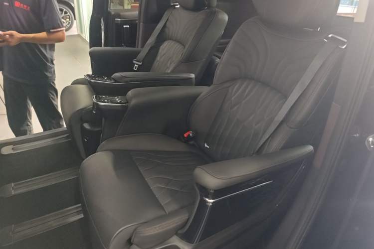 Used GAC Trumpchi M8 2024 Master Series 400T Prestige Edition Left Rear Seat
