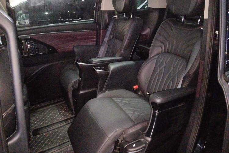 Used GAC Trumpchi M8 2024 Master Series 400T Prestige Edition Left Rear Seat