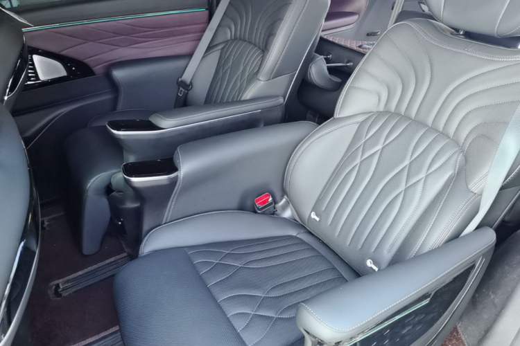 Used GAC Trumpchi M8 2024 Master Series 400T Ultimate Edition Left Rear Seat