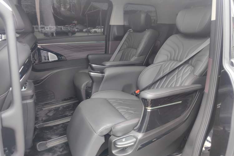Used GAC Trumpchi M8 2024 Master Series Super Hybrid Edition Left Rear Seat