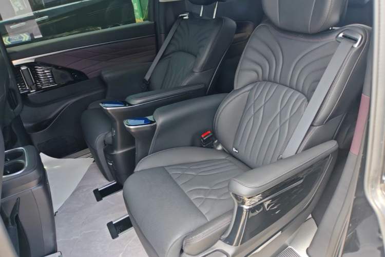 Used GAC Trumpchi M8 2024 Master Series 400T Prestige Edition Left Rear Seat