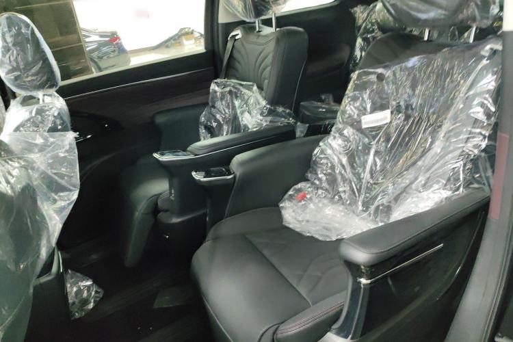 Used GAC Trumpchi M8 2024 Master Series 400T Prestige Edition Left Rear Seat