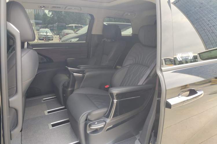 Used GAC Trumpchi M8 2024 Master Series 400T Prestige Edition Left Rear Seat