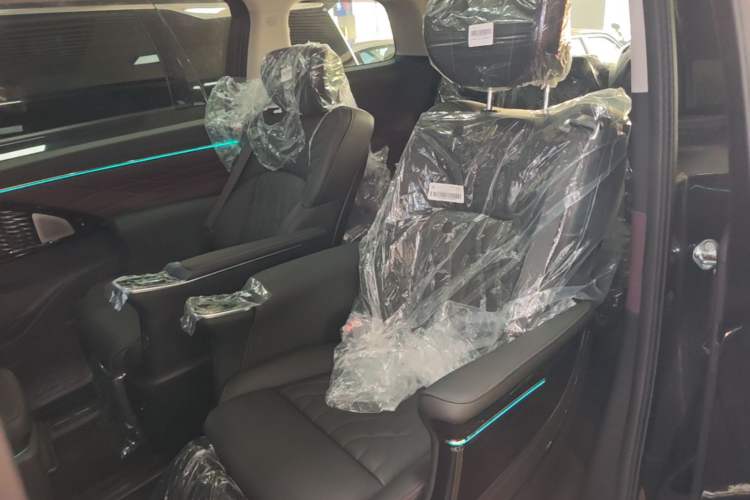 Used GAC Trumpchi M8 2024 Master Series 400T Ultimate Edition Left Rear Seat