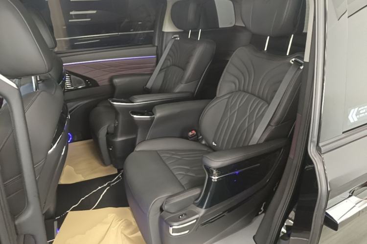 Used GAC Trumpchi M8 2024 Master Series 400T Prestige Edition Left Rear Seat