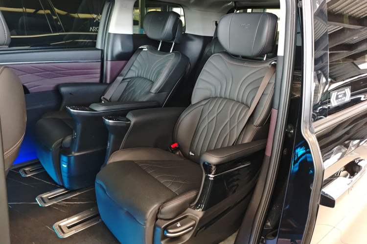 Used GAC Trumpchi M8 2024 Master Series 400T Prestige Edition Left Rear Seat