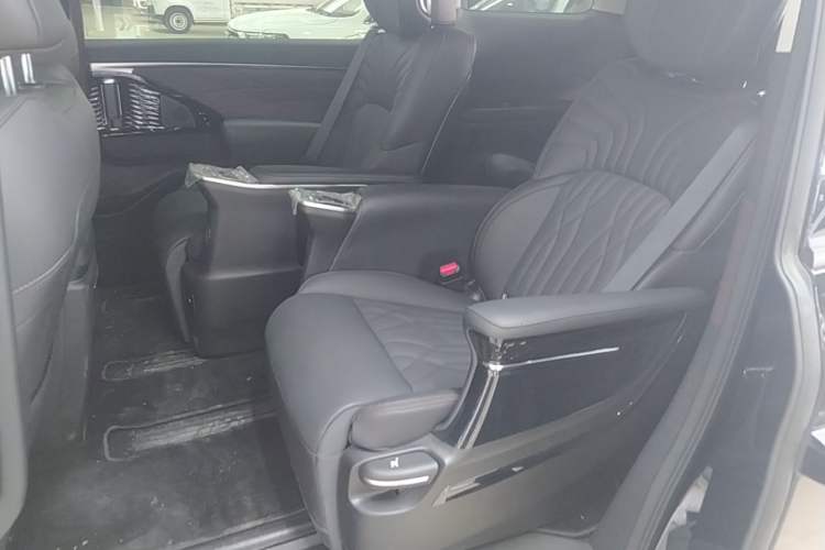 Used GAC Trumpchi M8 2024 Master Series 400T Prestige Edition Left Rear Seat