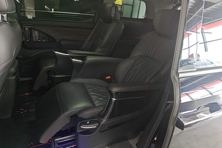 Used GAC Trumpchi M8 2024 Master Series 400T Prestige Edition Left Rear Seat