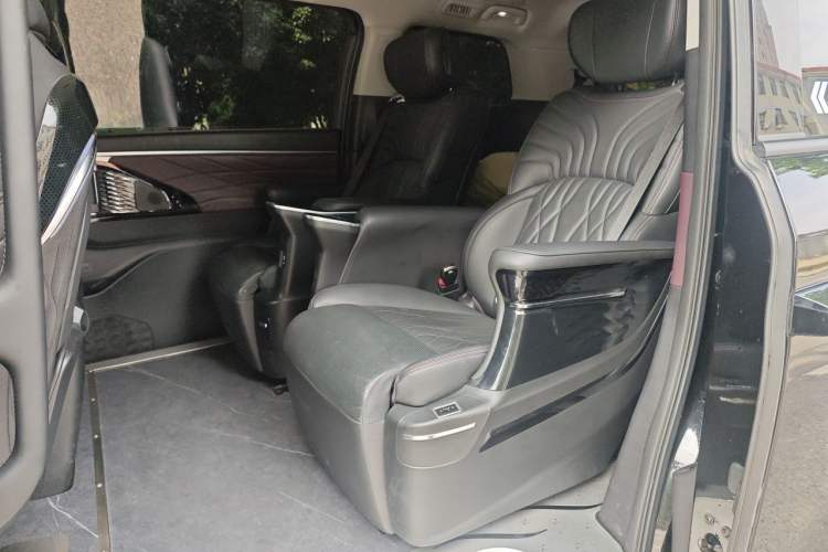 Used GAC Trumpchi M8 2024 Master Series 400T Prestige Edition Left Rear Seat