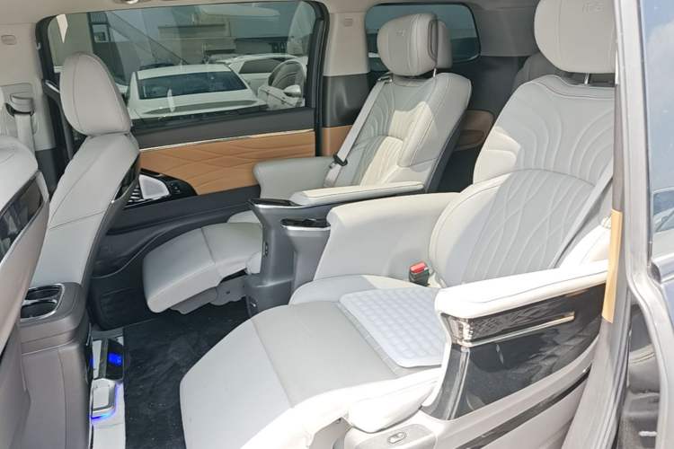 Used GAC Trumpchi M8 2024 Master Series 400T Ultimate Edition Left Rear Seat