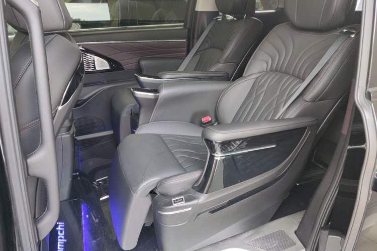 Used GAC Trumpchi M8 2024 Master Series Super Hybrid Edition Left Rear Seat