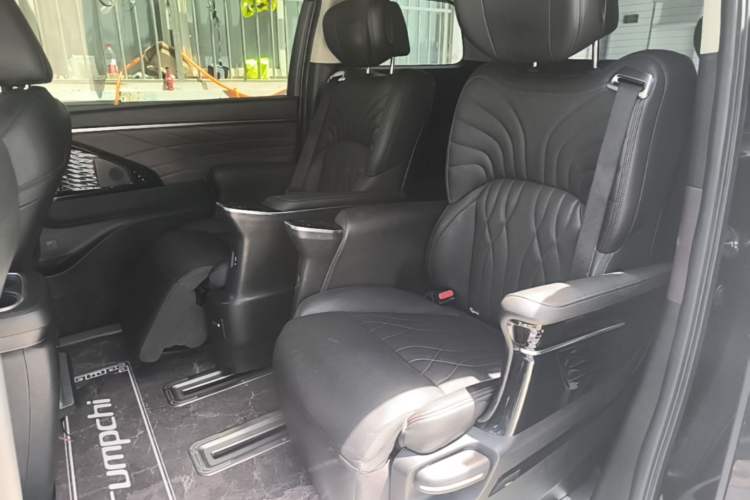 Used GAC Trumpchi M8 2024 Master Series 400T Prestige Edition Left Rear Seat
