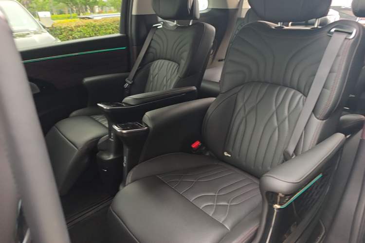 Used GAC Trumpchi M8 2024 Master Series Super Hybrid Edition Left Rear Seat