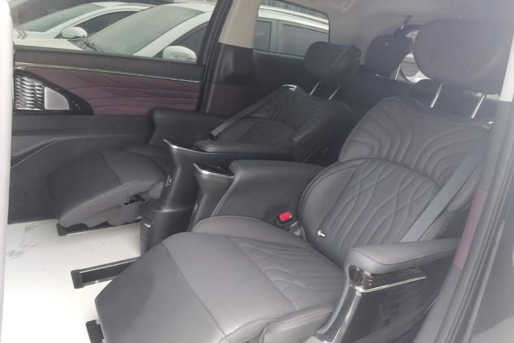 Used GAC Trumpchi M8 2024 Master Series Super Hybrid Edition Left Rear Seat