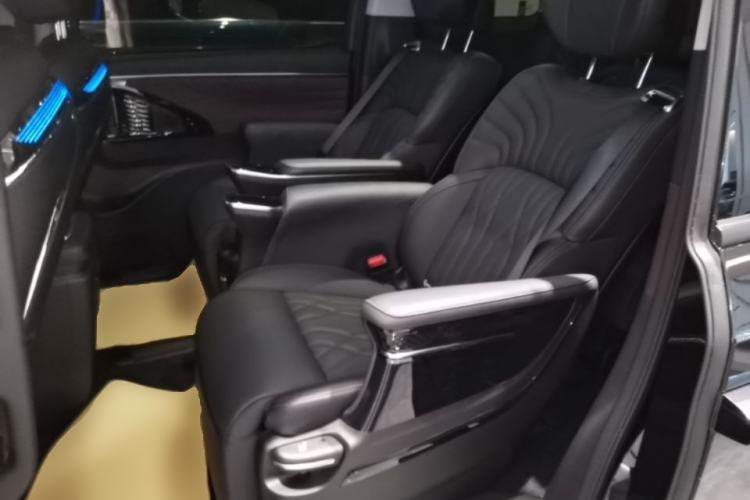 Used GAC Trumpchi M8 2024 Master Series 400T Prestige Edition Left Rear Seat