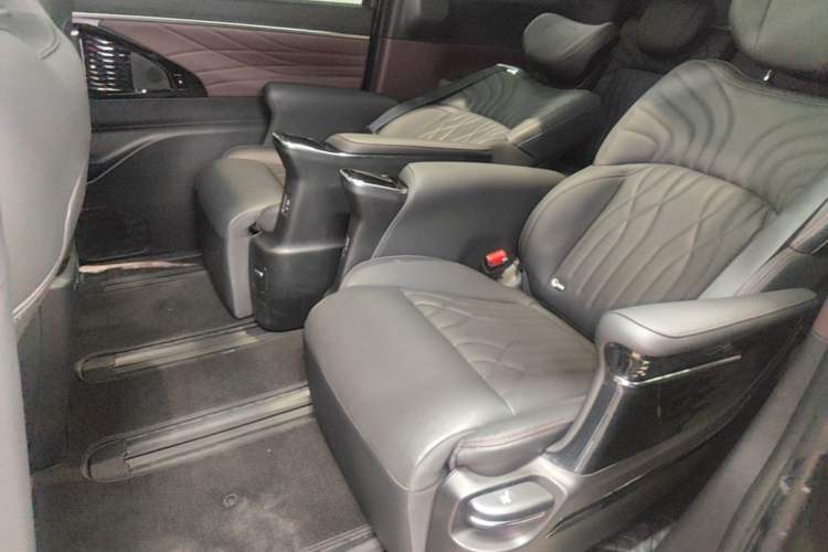Used GAC Trumpchi M8 2024 Master Series 400T Prestige Edition Left Rear Seat