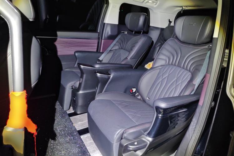 Used GAC Trumpchi M8 2024 Master Series 400T Prestige Edition Left Rear Seat