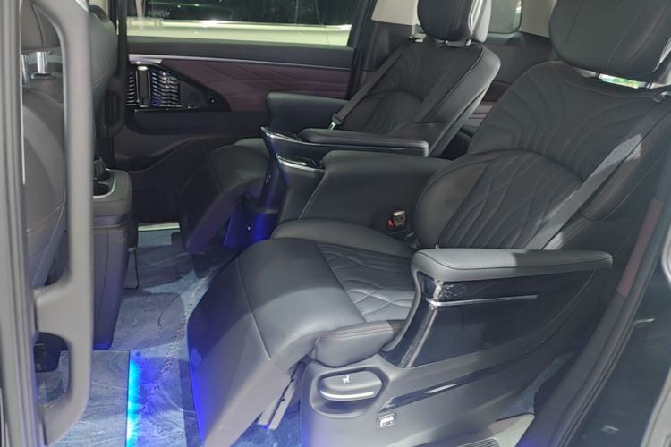 Used GAC Trumpchi M8 2024 Master Series 400T Prestige Edition Left Rear Seat