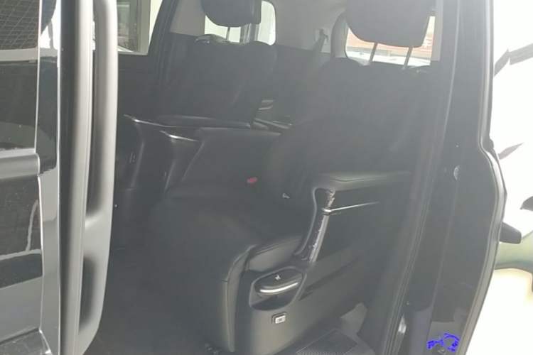 Used GAC Trumpchi M8 2024 Master Series 400T Prestige Edition Left Rear Seat