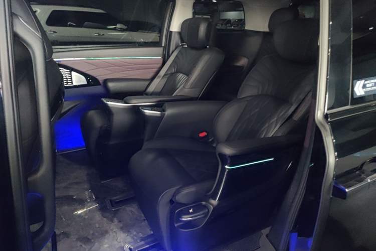 Used GAC Trumpchi M8 2024 Master Series 400T Ultimate Edition Left Rear Seat