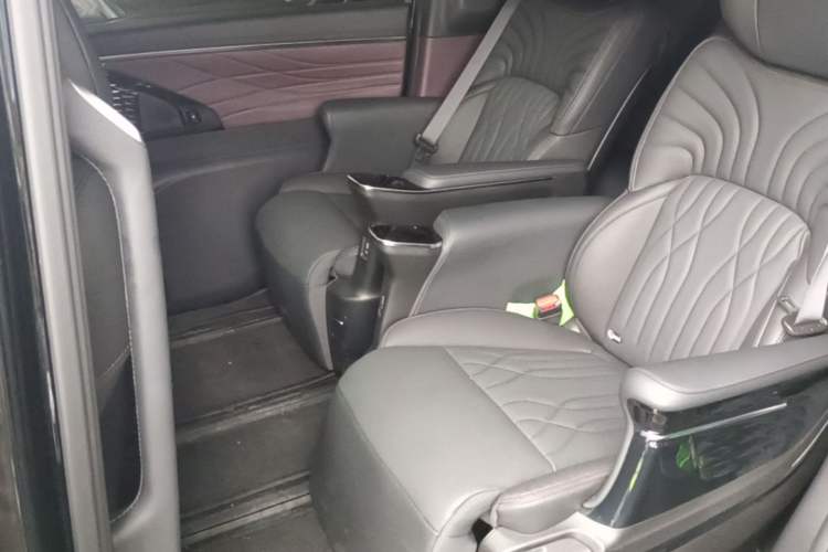 Used GAC Trumpchi M8 2024 Master Series 400T Prestige Edition Left Rear Seat