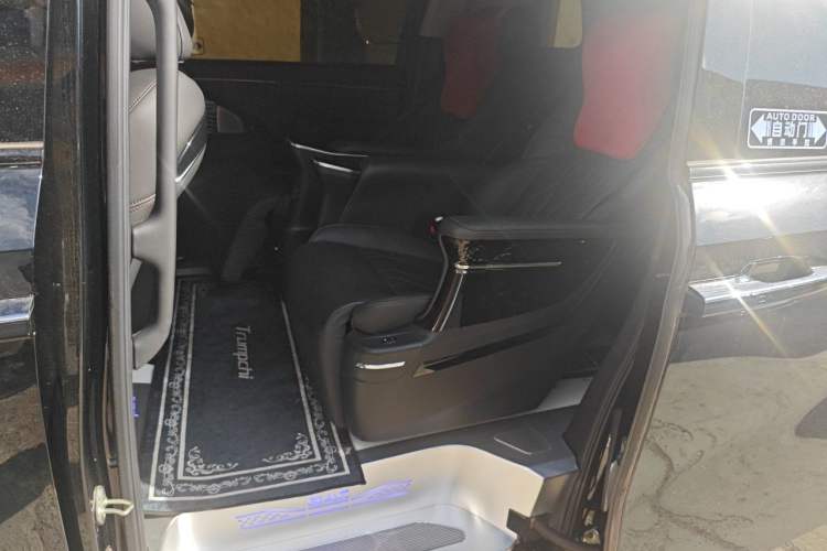 Used GAC Trumpchi M8 2024 Master Series 400T Ultimate Edition Left Rear Seat