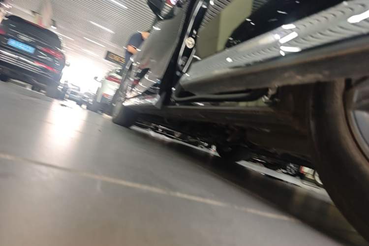 Used GAC Trumpchi M8 2024 Master Series 400T Prestige Edition Left Side Sill