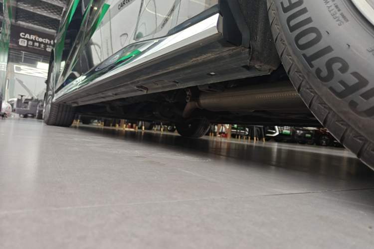 Used GAC Trumpchi M8 2024 Master Series 400T Prestige Edition Left Side Sill