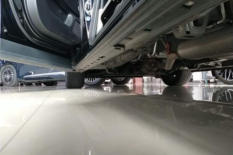 Used GAC Trumpchi M8 2024 Master Series 400T Prestige Edition Left Side Sill