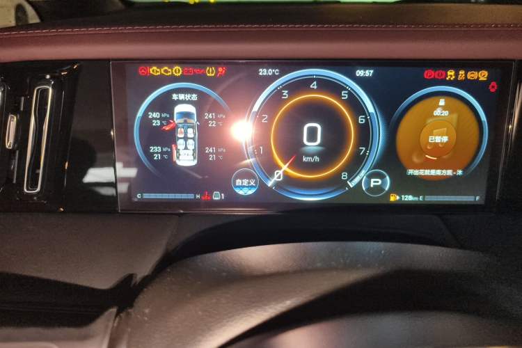 Used GAC Trumpchi M8 2024 Master Series 400T Prestige Edition Odometer Close Up