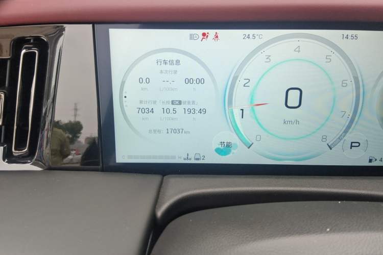 Used GAC Trumpchi M8 2024 Zongshi Series 400T Ultimate Edition Odometer Close Up