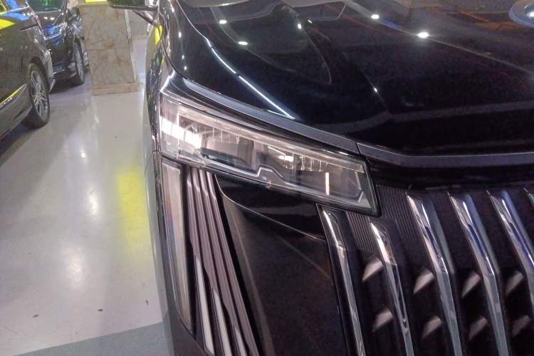 Used GAC Trumpchi M8 2024 Master Series 400T Prestige Edition Right Front Headlight
