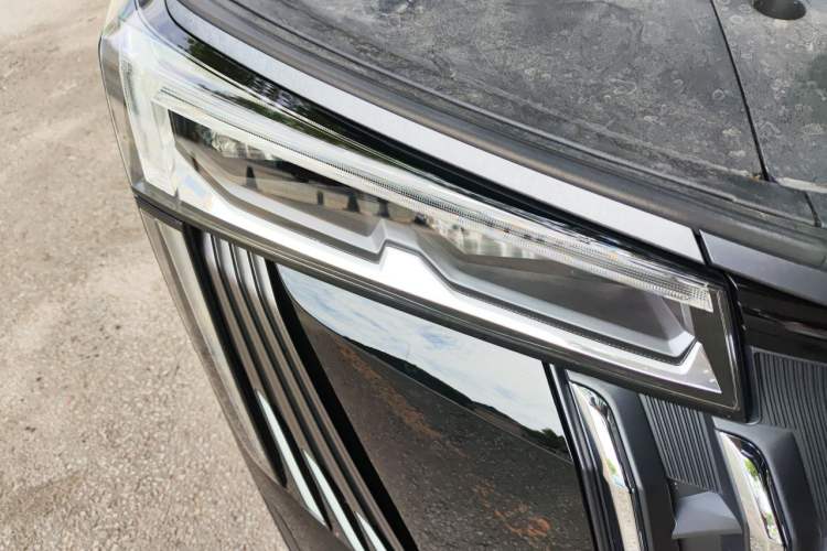 Used GAC Trumpchi M8 2024 Master Series 400T Prestige Edition Right Front Headlight