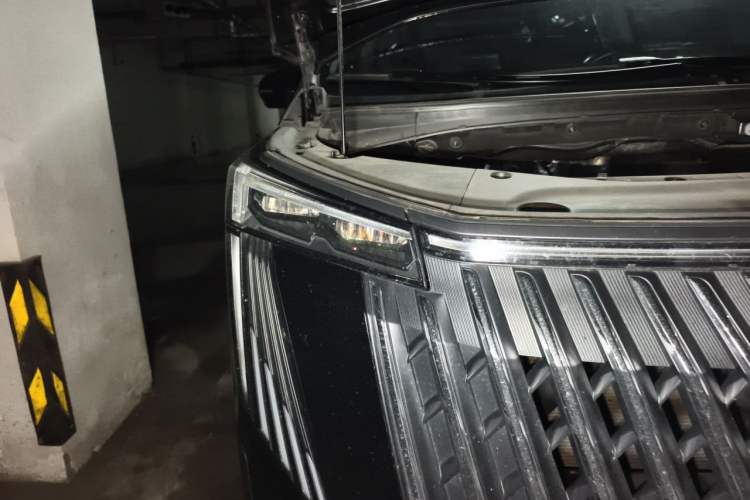 Used GAC Trumpchi M8 2024 Master Series 400T Ultimate Edition Right Front Headlight