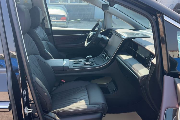 Used GAC Trumpchi M8 2024 Master Series 400T Prestige Edition Right Front Seat