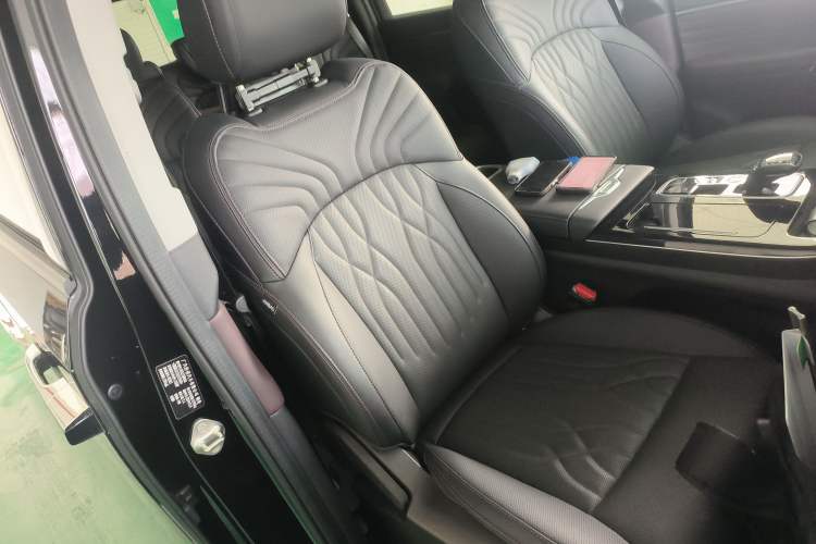 Used GAC Trumpchi M8 2024 Master Series 400T Prestige Edition Right Front Seat