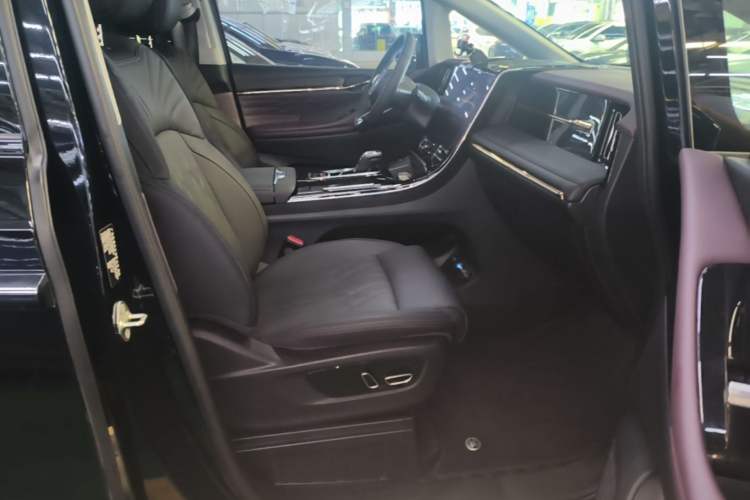 Used GAC Trumpchi M8 2024 Master Series Super Hybrid Edition Right Front Seat