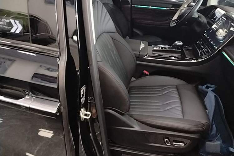 Used GAC Trumpchi M8 2024 Master Series 400T Ultimate Edition Right Front Seat