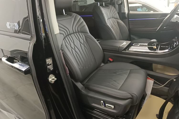Used GAC Trumpchi M8 2024 Master Series 400T Prestige Edition Right Front Seat
