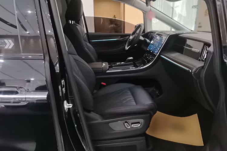 Used GAC Trumpchi M8 2024 Master Series 400T Ultimate Edition Right Front Seat