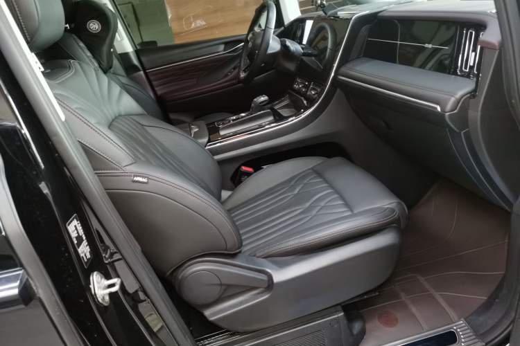 Used GAC Trumpchi M8 2024 Master Series 400T Prestige Edition Right Front Seat