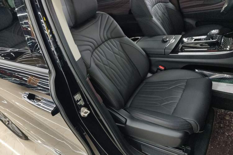 Used GAC Trumpchi M8 2024 Master Series 400T Prestige Edition Right Front Seat